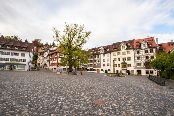 1 Hour Express Walk of St. Gallen with a Local - The local guide effect, especially with Laetitia