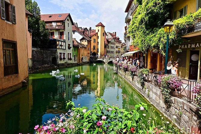 Annecy - Venice of the Alps - Tour from Geneva - Free Time in Annecy: Lunch, Shopping, and Lake Views at Your Pace