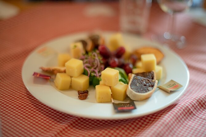 Appenzell Alps Day Trip from Zurich – Farm Life & Cheese Tasting - Stop 1 in Stein: Milk at a Working Swiss Farm