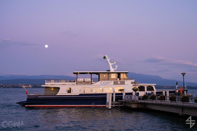 Audioguided sightseeing cruise of Geneva - Jardin-Anglais pier stop and the view along the water fountains