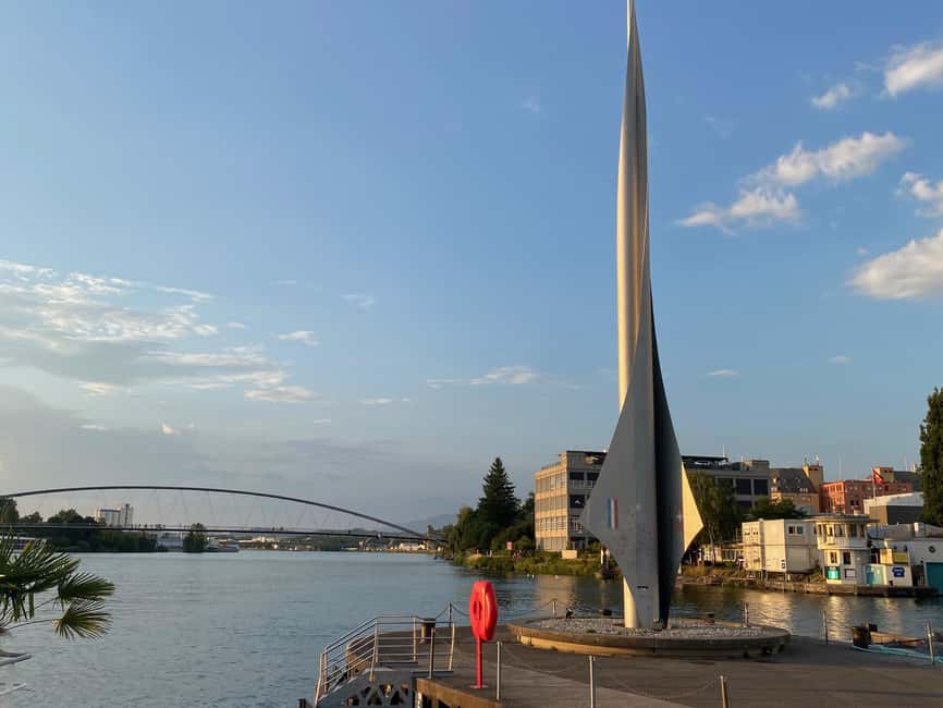 Basel: Fancy a bike tour through 3 countries in 60 minutes? - Cycling on French Soil Along the Quai du Rhin and Through St. Louis