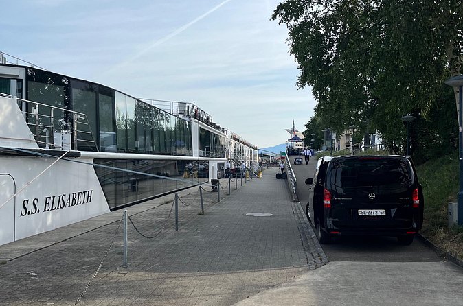 Basel to Zürich or Luzern Private Transfer for 1-6 passengers - Price and value for a group of up to 6