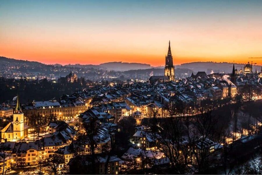 Bern : Highlights & Hidden Gems Walking Tour - Old Town UNESCO streets and Bern Minster Cathedral (Berner Münster)