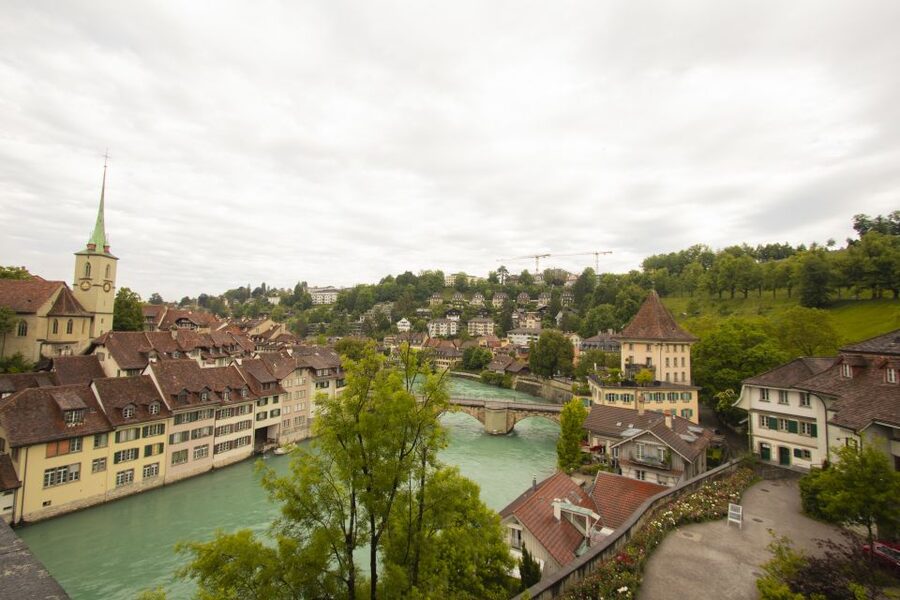 Bern: Private Express Walk with a Local in 60 minutes - Rathausplatz: translating landmark time into a real meal plan