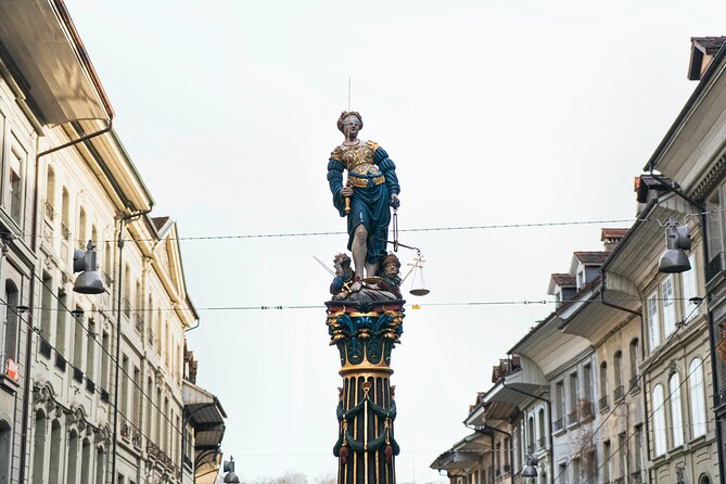 Bern Private Walking Tour with a Local - Meeting at Bernabrunnen and walking with real flexibility