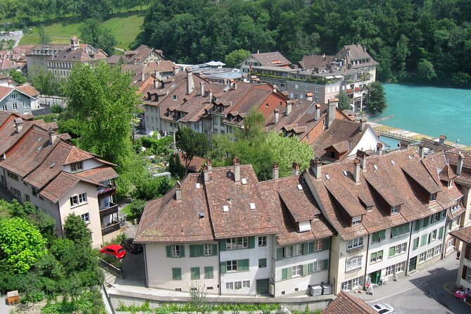 Bern Scavenger Hunt and Highlights Self Guided Audio Tour - Stop by stop: Parliament to the Einstein Museum zone