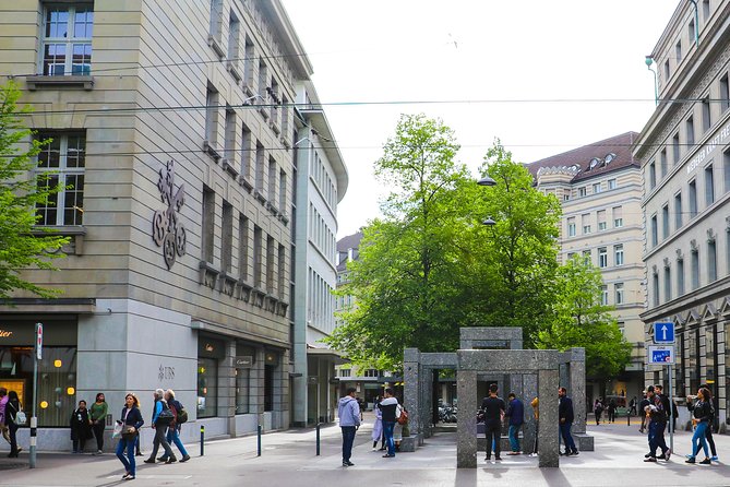Best Intro to Zurich in 2 hours with a Local - Stop 4: A Renaissance riverfront façade that shows civic pride