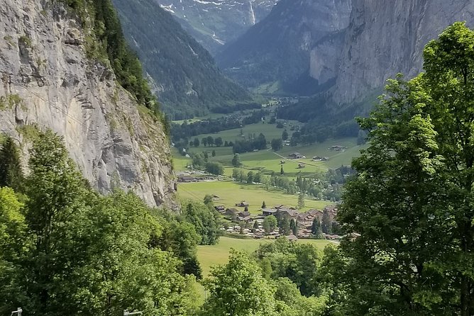 Best of Bernese Oberland from Basel - Basel to the Bernese Oberland: How the Day Flows