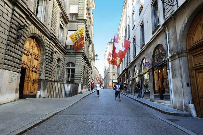 Best of Geneva City Tour with optional boat cruise - Geneva in a few hours: coach views, tram corners, real context