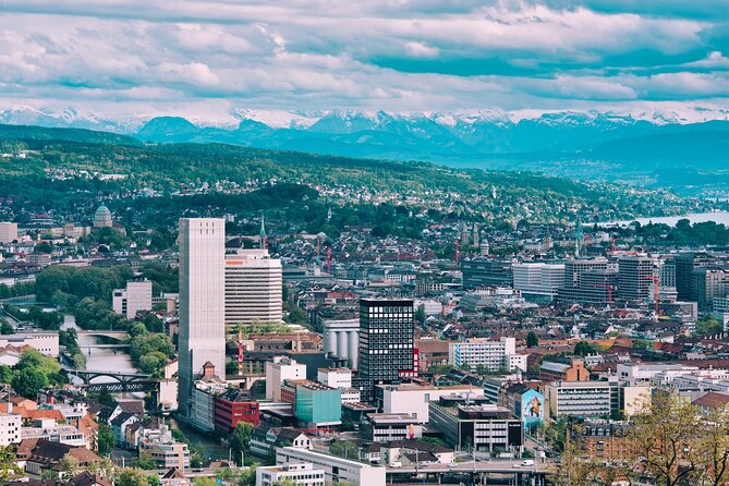 Best of Zürich & Surroundings: Walking Tour, Cable Car and Ferry - Meeting point, timing, and why group size matters