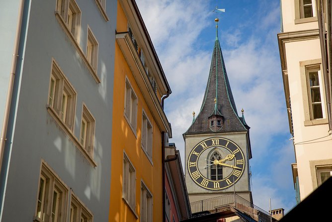 Best of Zurich Tour with Felsenegg Cable Car and Ferry Ride - Old Town sights that actually matter: St. Peter and Fraumünster