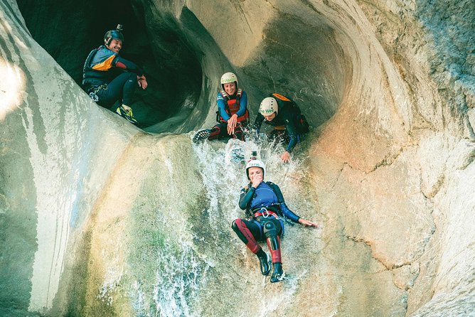 Canyoning Chli Schliere with OUTDOOR (Advanced) - Getting There: Wilderswil Start, Then a Drive to Alpnach