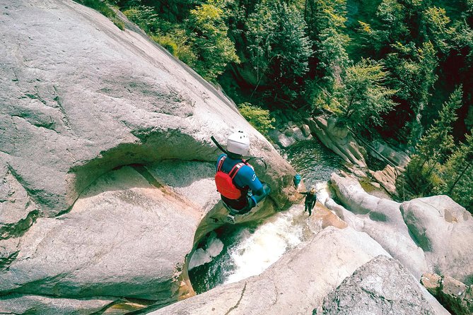 Canyoning Chli Schliere with OUTDOOR (Advanced) - Inside the Canyon: Jumps, Plunge Pools, and Slides