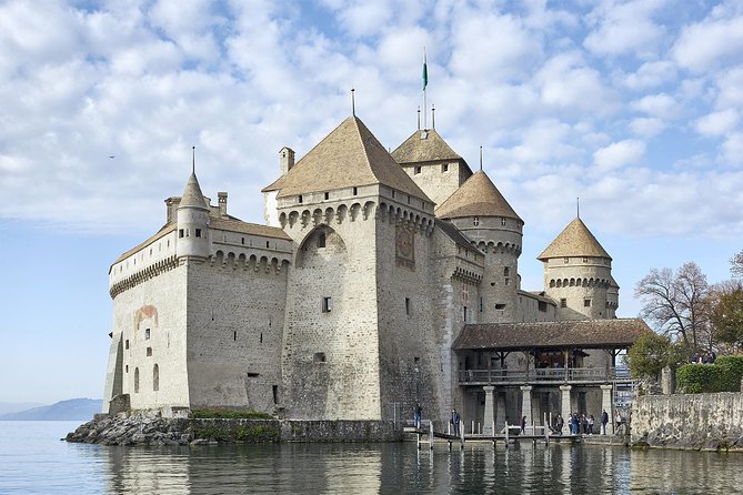 Chillon Castle Entrance Ticket in Montreux - Entering the Dukes of Savoy Fortress: Your On-Site Route and First Impressions