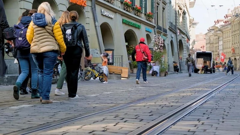 Chocolate and liquor fun in Bern with tasting - Münsterplatz, a short hike, and another tasting stop