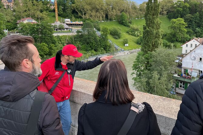 Chocolate tour in Bern with chocolate tasting - Nobile Cioccolateria: the tasting box moment from Bätterkinden
