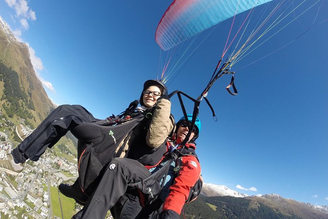Davos Absolutely Free Flying Paragliding Tandem Flight 1'000 Meters High - Choosing Your Vibe: Relaxed Glide or More Action