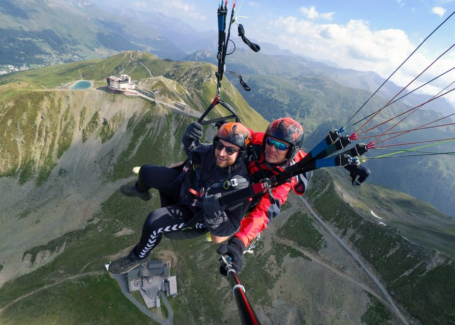 Davos: Tandem Paragliding Flight - In the Air: Steering Options and What You Will Actually See