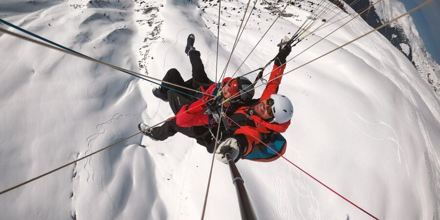 Davos: Tandem Paragliding Flight - Meeting at Davos Platz: How the Start Actually Works