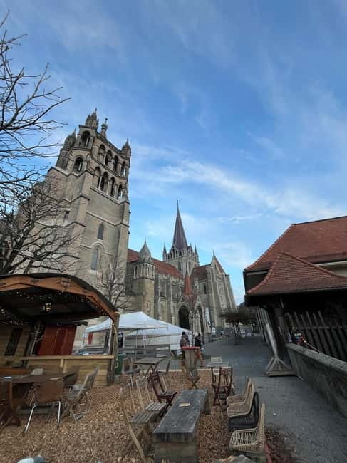 Discover Lausanne’s highlights with a local guide (EN) - Meeting at St-François: getting your bearings fast
