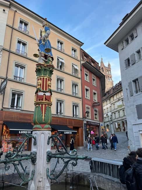 Discover Lausanne’s highlights with a local guide (EN) - Montbenon Hill: a leisure break with lake views