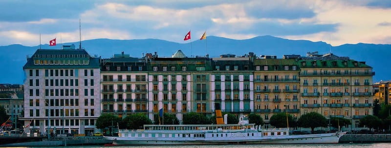 E-Bike Tour Geneva Old Town And Free Ethnography Museum - Starting at Cornavin, Then Rolling Like a Local