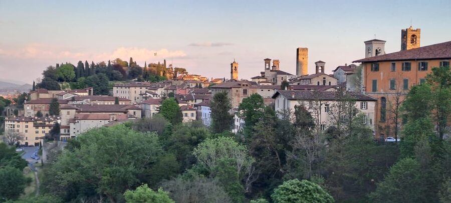 E-bike tour to discover Bergamo - Astino valley and monastery: where nature and culture share the same stop