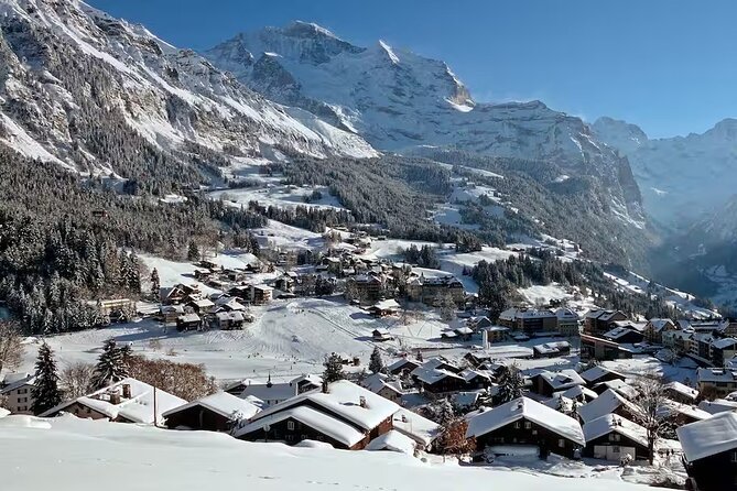 Easy countryside tour in Swiss Alps - kids friendly - Lauberhorn in Wengen: Seeing the Steep Ski Slopes in Real Life