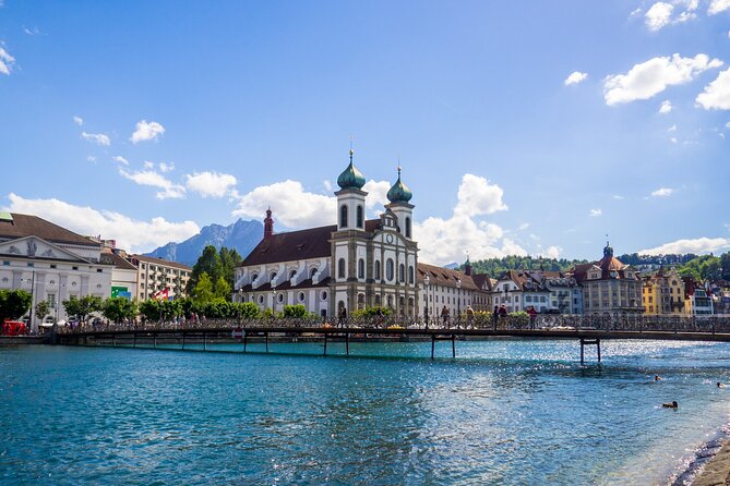 Explore Lucerne in 60 minutes with a Local - Meeting at Landungsbrücke 1, then stepping into old Lucerne