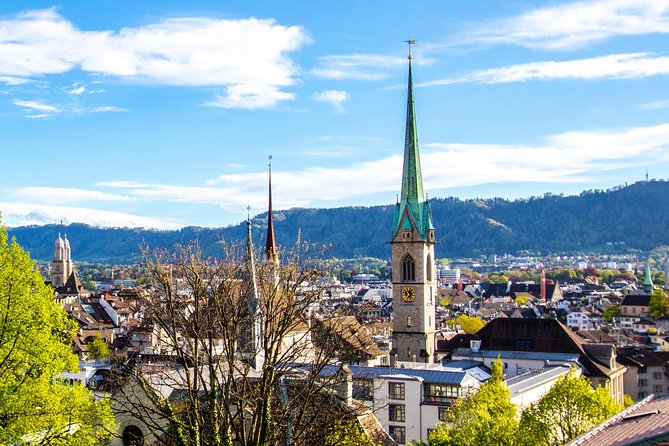Explore Zurich in 60 minutes with a Local - Limmatquai to the Rathaus: getting your bearings in real Zurich streets