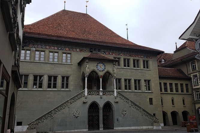 Exploring Bern City: Swiss Capital Private Walking Half-Day Tour - Bern Minster, Rathausplatz, and Zytglogge: the old town core without the panic