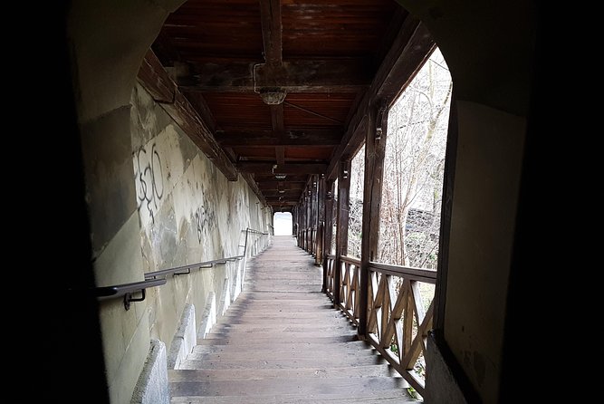 Exploring Bern City: Swiss Capital Private Walking Half-Day Tour - Federal Palace and University of Bern: looking beyond the postcard