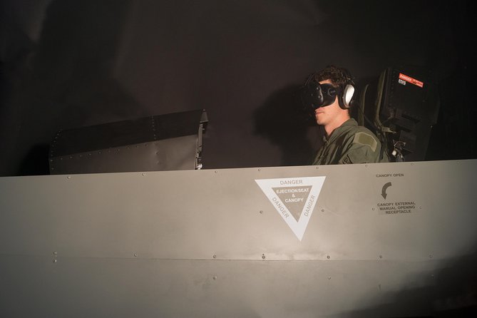 F / A-18 fighter jet flight simulator in Zurich - The Safety Briefing and How It Fits Into Your Time