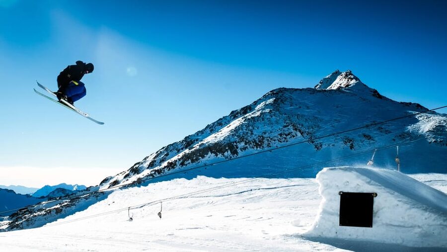 Flumserberg ski course - Getting There: The Tannenheim Meeting Point and Prodalp Express Setup