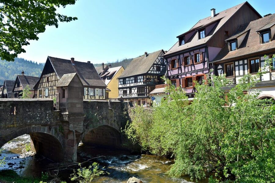 From Colmar: Alsace wine route tour Half Day - Riquewihr: ramparts, the Dolder, and an old town that stays put