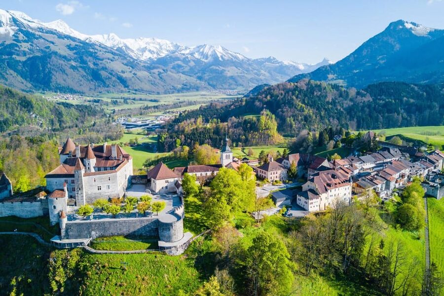 From Geneva: Gruyeres Castle, Cheese, Chocolate & Montreux - Getting to Gruyères from Geneva: transfer timing and what to expect on the road