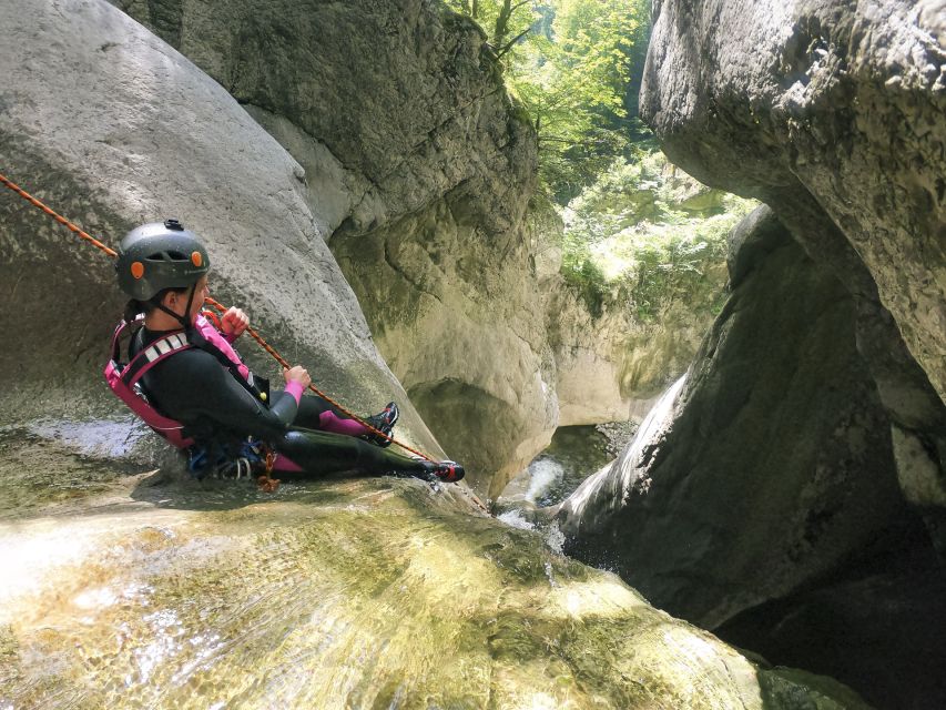 From Interlaken: Canyoning Chli Schliere - After the canyon: lunch, picnic, and using those hot showers