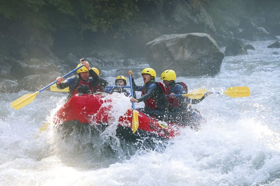 From Interlaken: Lütschine River Whitewater Rafting - Your 4 hours on the Lütschine: grade 3-4 thrills and a calmer finish