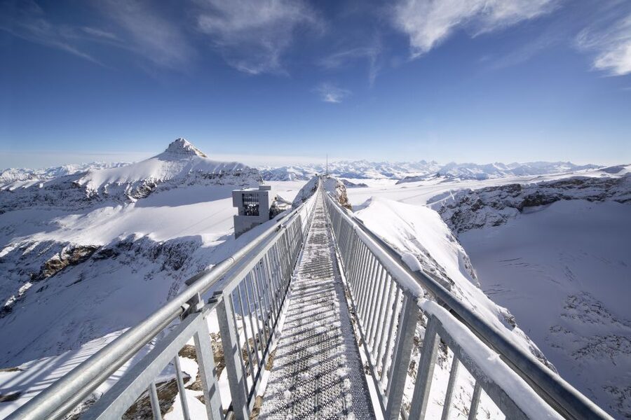 From Lausanne: Glacier 3000 experience and Montreux - Glacier 3000: cable car up, then views that do the work