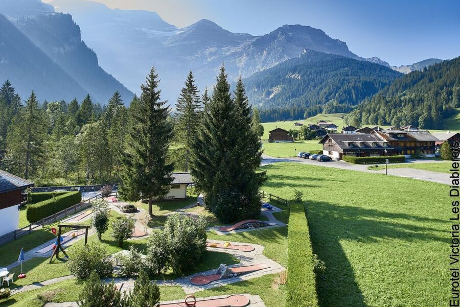 From Lausanne: Glacier 3000 experience and Montreux - Montreux on the Vaud Riviera: swap the snow for good vibes