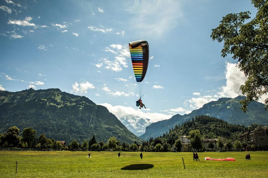 From Lucerne: Scenic Interlaken Day Trip by Coach - Lucerne pickup and the Brünig Pass scenic drive