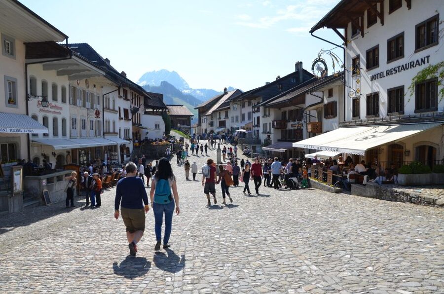 From Montreux, Bern or Gstaad : Gruyères region TOUR - From Montreux, Bern or Gstaad to Gruyères in about 45 minutes