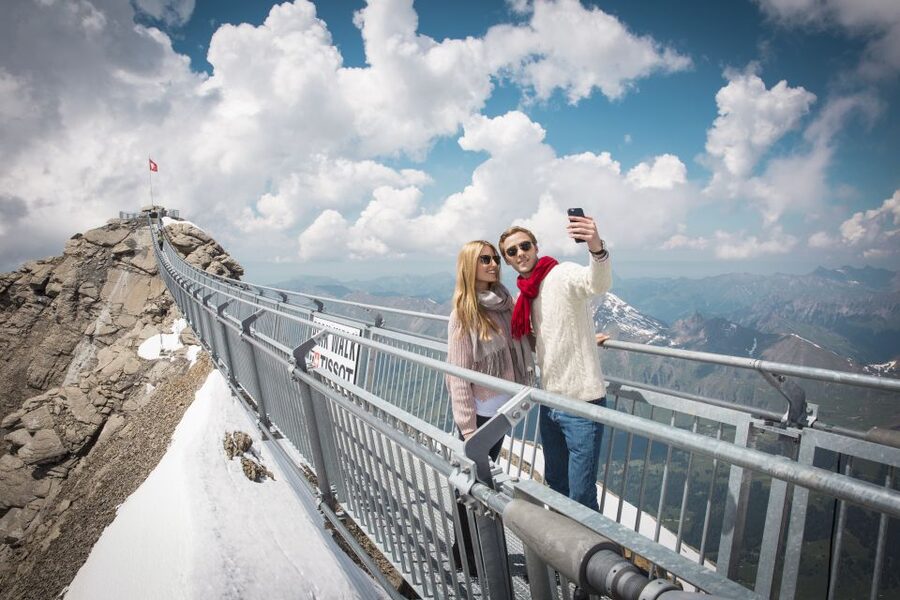 From Montreux: Glacier 3000 Day Trip - Fun park time and the snow activities zone