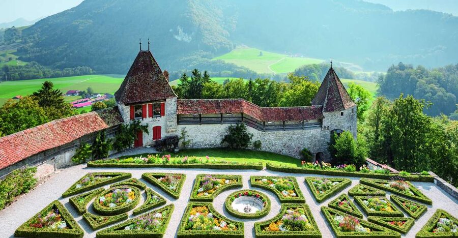 From Montreux: Gruyères City Cheese and Chocolate Day Tour - From Montreux to Gruyères, why this full day works