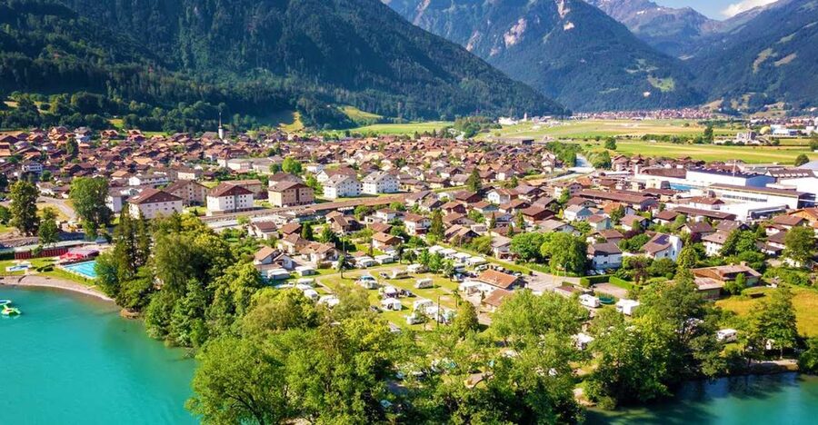 From Zurich: Day-Trip to Interlaken - Getting From the Coach to Your First Lake Walk