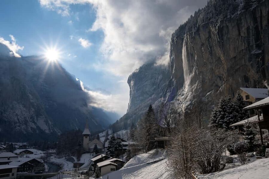 From Zurich: Grindelwald, Lauterbrunnen & Interlaken Tour - Lake Lungern: The Calm Start That Sets the Tone
