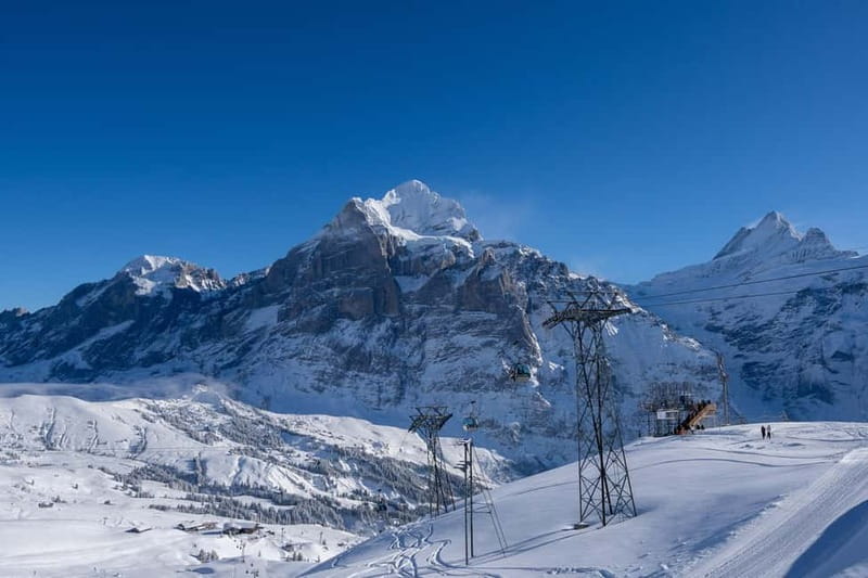 From Zurich: Grindelwald, Lauterbrunnen & Interlaken Tour - Lauterbrunnen Photo Stop: Short, but Powerful