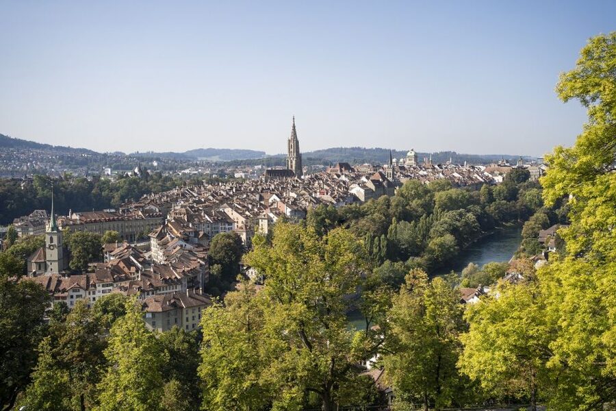 From Zurich/Lucerne: Berne Capital and Countryside Day-Trip - Old Town Bern walking tour: Münster, Zytglogge, and arcades with purpose