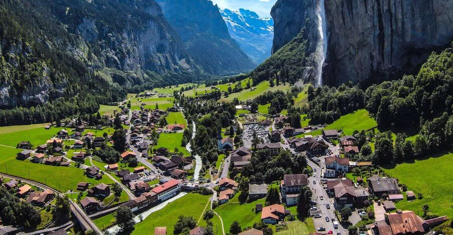 From Zurich: Waterfalls Valley & Aareschlucht Gorge Day Tour - How the Small Group and Pickup Shape the Day