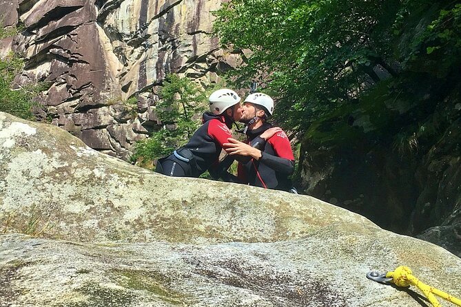 Fun and Adventure - Best beginner canyoning near Bellinzona - Jumps into emerald pools: what to expect in your first drops